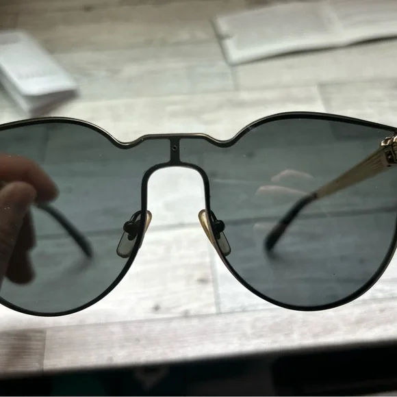 Versace Sunglasses - Picture 11 of 11